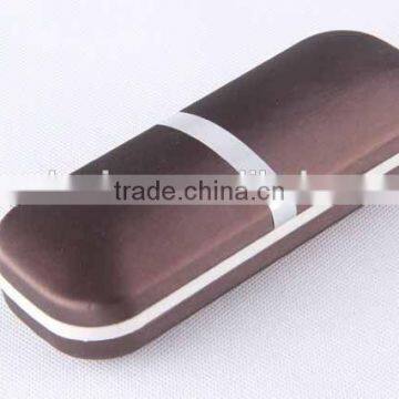 Plastic Glasses Box With Metal Strip and Magnet PU Glasses Case photo-2