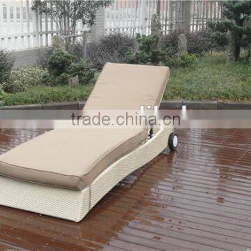 Rattan Sun Lounger photo-2