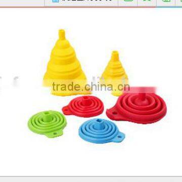 Folding telescopic oil can use a funnel, creative liquid separator, silicone funnel