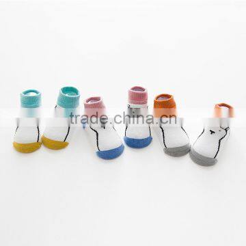 S33242W Comfortable Baby Cartoon Socks Toddler Booties Anti-slip Kids Causual Sock photo-3