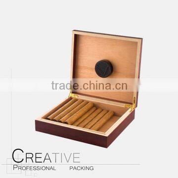 Wood humidor cigar box