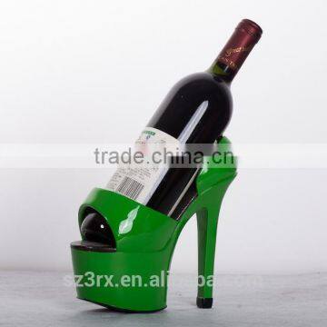 wholesales resin wine rack for decoration/resin craft for wine decoratice/fashion high heels resin wine rack craft