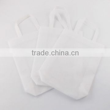 Good quality non woven white color handle bag