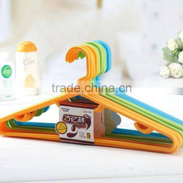 cheaper plastic plastic hanger for clothes