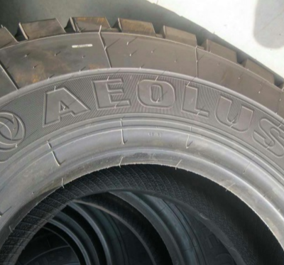 Шина для грузового автомобиля 1400r25