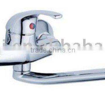 Single handle faucet