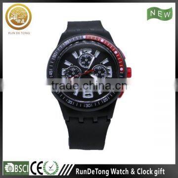 Black plated alloy men sport quartz watch with silicone strap