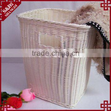 Custom wholesale waterproof plastic hand woven laundry baskets in bulk