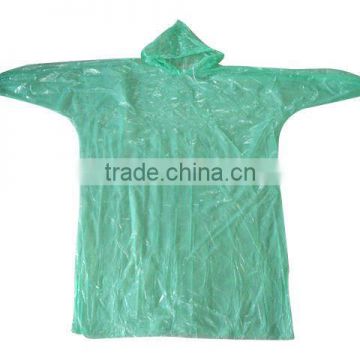 Disposable adult green PE rain coat with hood/ with 4 buttons in front