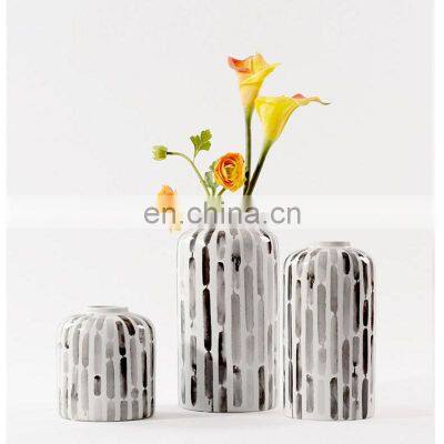 Traditional Chinese Black Ink Painting Handmade White Tabletop Home Decoration Ceramic Flower Vase