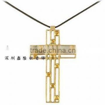 XLT-TC100 18k gold cross pendant