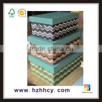 corrugated embroidery frabic with metal handle case