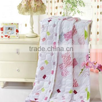 2015 Custom printed new designs 100% plain indian silk bed sheets quilted bedspreads for middle east