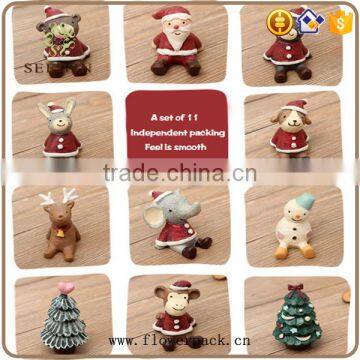 Mini Christmas version of small animals furnishing articles