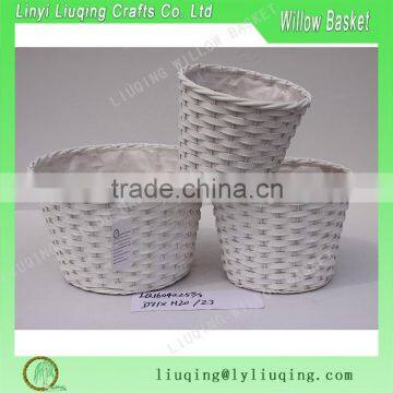 Round wicker storage basket with liner