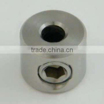 Cable clamp with grub screw for wire