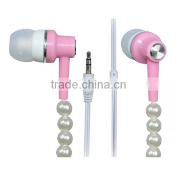 MP3 music earphone with necklace design