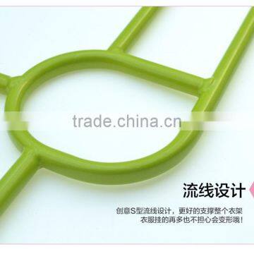 2017 Low Price Popular Fashion Metal Swim Wooden Clothes Hangerer photo-2