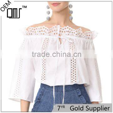 2017 OEM Semi-sheer Loose off-shoulder Neckline London Lace Blouse