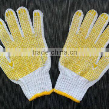 dotted gloves