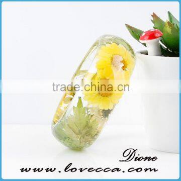 Customized charms polished clear plastic dry resin botanical jewelry sunflower women bangles