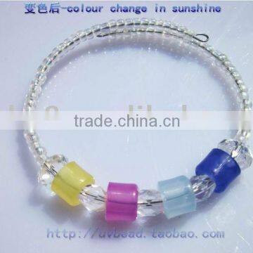 DIY colour change bracelet for children