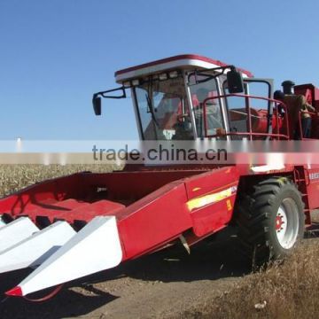 Corn cob harvesting machine