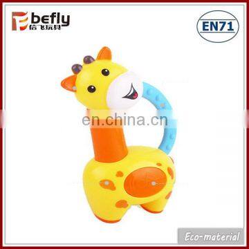 Cute plastic giraffe baby wrist animal rattle toy wholesale