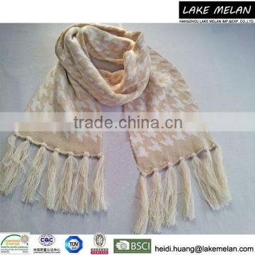 Hot Selling Acrylic Knitted Scarf With Swallow Gird Pattern