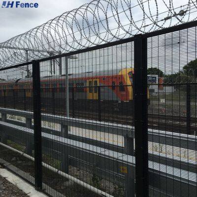 Горячекатаный оцинкованный заклейпанный сетчатый забор 358 с ПВХ-покрытием, прозрачный, антивзломный и антиподъемный