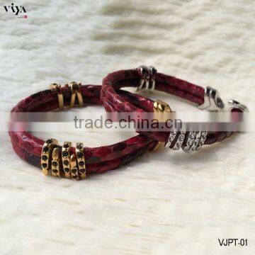 2106 High Quality Fashion Blood Red Python Leather Genuine Leather Stainless Steel Mens Bracelets With Diamond