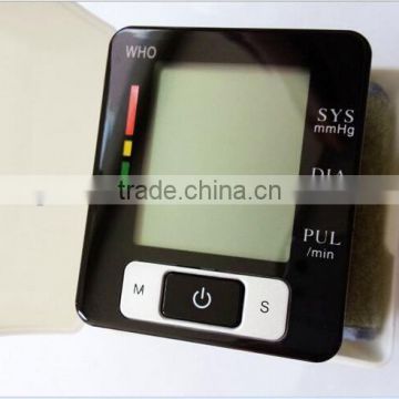 clinic use wrist blood pressure device wrist-type fully automatic electronic blood pressure monitor made in china EG-W06