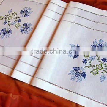 hand embroidery table runner