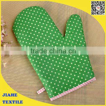 cotton oven mitt and placemat