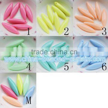 Popular 6*8*22MM Solid Colour Acrylic Horse Eye Beads Leaves Shaped Spacer Beads Necklace Design