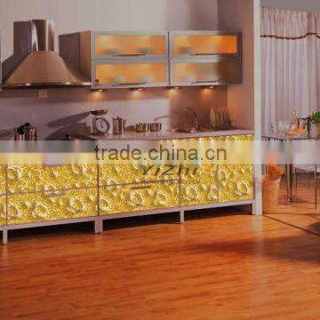carbinet glass