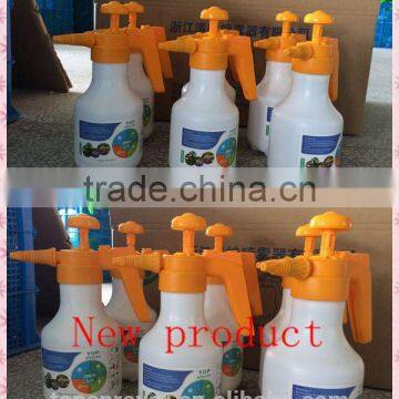 2017 New Product Plastic and Rotating Head Garden House Sprayer