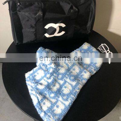 Japanese 2022 Branded Fashion Fancy Custom Warm Wholesale Designer Luxury Winter Dog Clothes photo-2