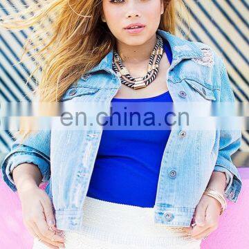 China OEM Plus Size Clothes Crop Length Denim Jacket Woman photo-2