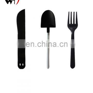 Disposable kinds of colored plastic cutlery