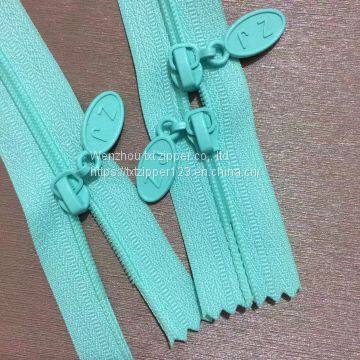 TXT Brand #5 Plastic Zipper With Normal Teeth Three Puller Open End High Quality and Low Price Garment Accessories photo-4