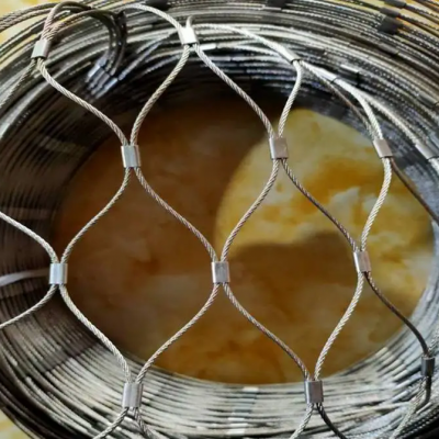 Filet métallique protégé, corde, cable et maillage pour balustrades en acier inoxydable