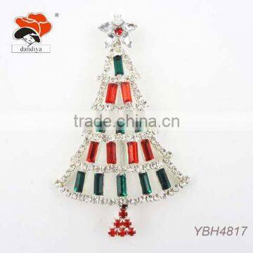 New Coming Delicate Red and Green Acrylic Stone Tree Brooch for Christmas Decor