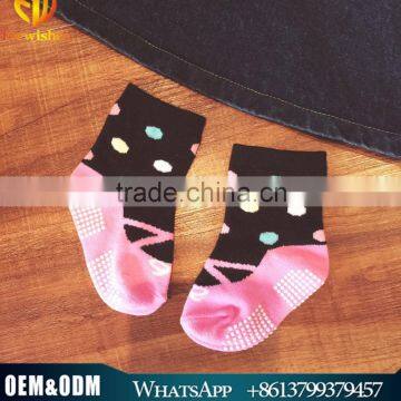 Cute design colorful dot children socks spring & autumn pure cotton non-slip baby socks