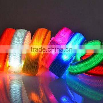 easy to be found bright dog collars with colorful LED lights