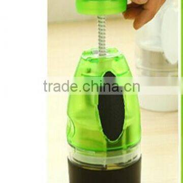 Cy289 Kitchen Tool Plastic Garlic Ginger Grinder Twist Press Onion Garlic Mincer photo-3