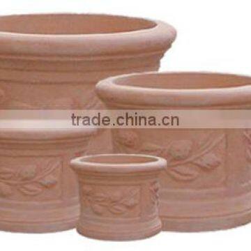 Clay terracotta pots with the beautiful style for your dreaming garden