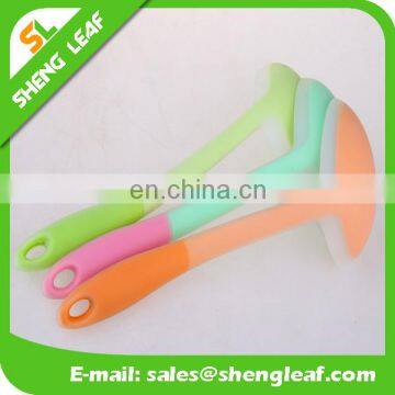 Hot Sale funny silicone baby scoop