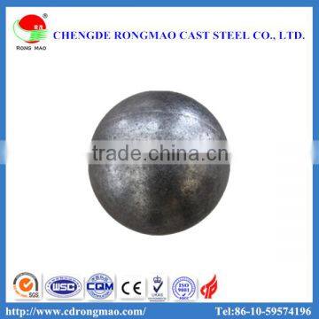 Low chrome ball grinding ball with high hardness