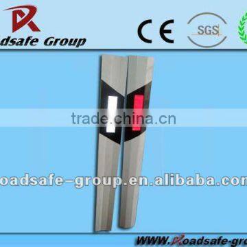 Flexible delineator post refelctive road delineators